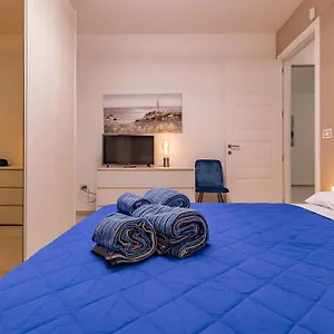 Apartament Elilux - Zona Policlinico, Garage E Posto Auto, Bari
